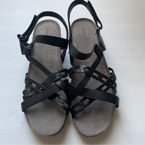Baretraps Jewel Strappy Black Sandals,‎ 11M